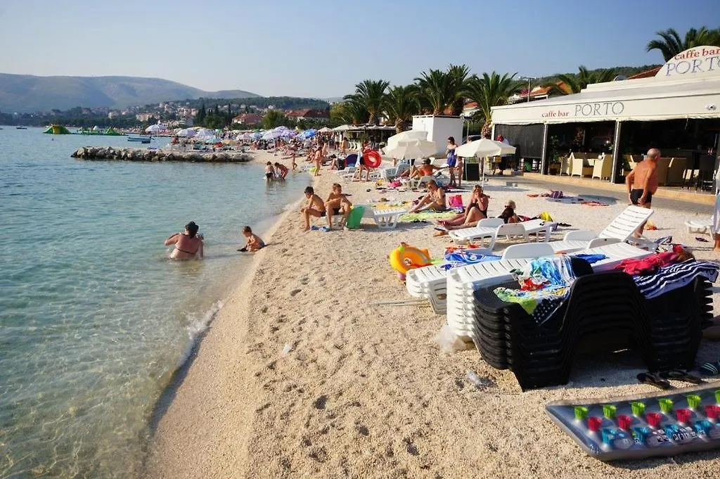 Holiday Apartment In Okrug Gornji With Terrace, Air Conditioning, Wifi, Washing Machine 5070-1 Trogir 0*,