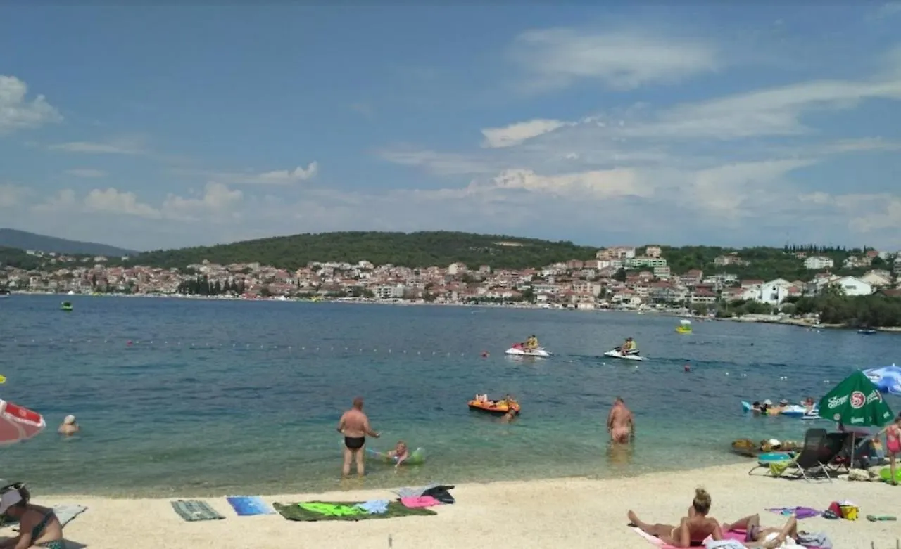 Holiday Apartment In Okrug Gornji With Terrace, Air Conditioning, Wifi, Washing Machine 5070-1 Trogir 0*,  Croatia