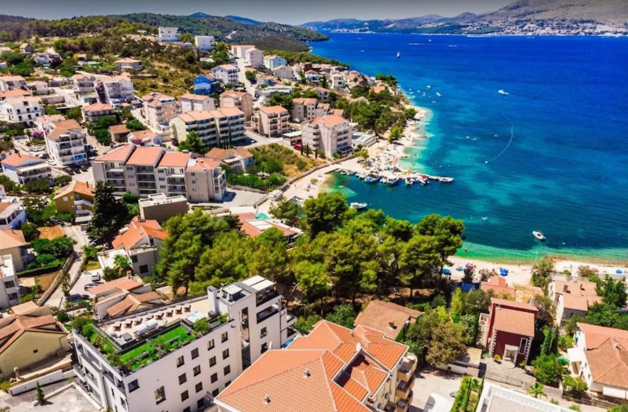 Holiday Apartment In Okrug Gornji With Terrace, Air Conditioning, Wifi, Washing Machine 5070-1 Trogir Croatia